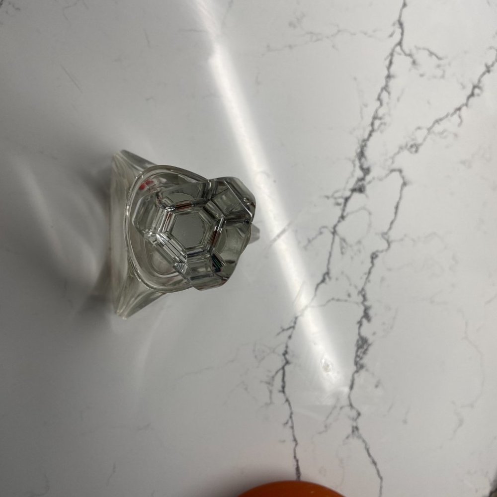 Beautiful Vintage Decanter - Picture 3 of 10
